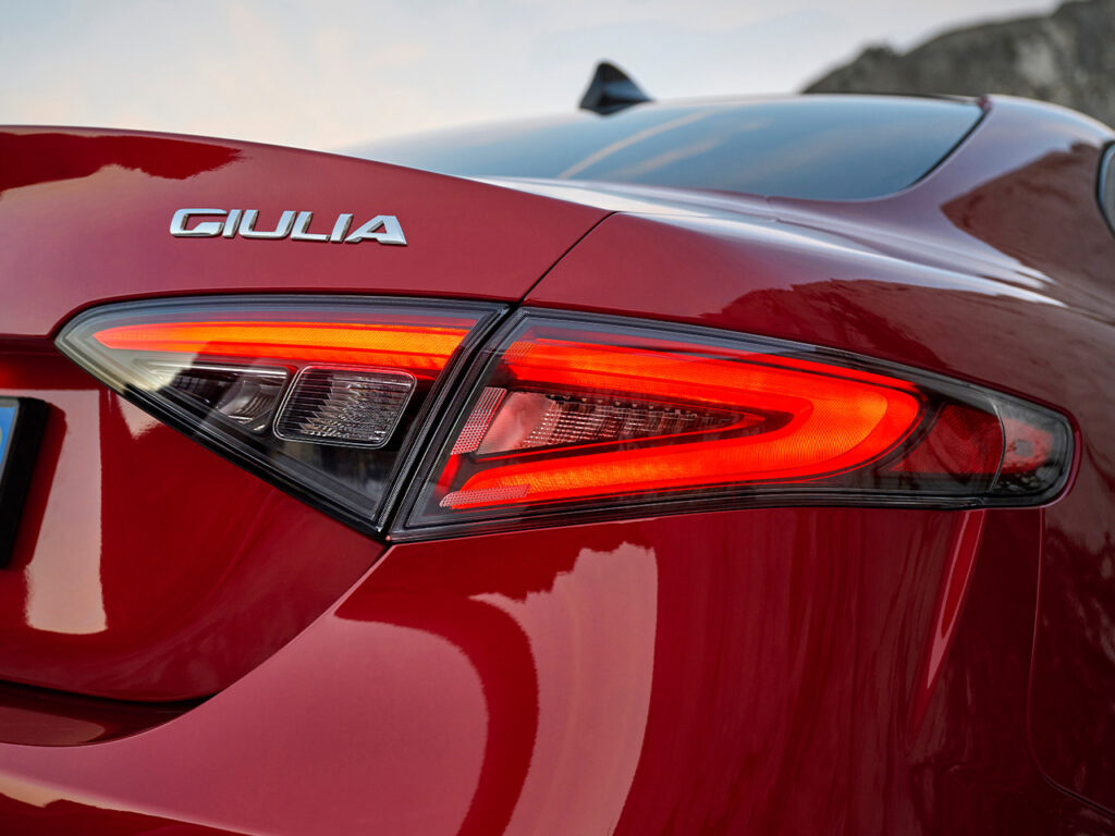 Alfa Romeo Giulia a Bologna e Ferrara 5 Alfa Romeo Giulia a Bologna e Ferrara