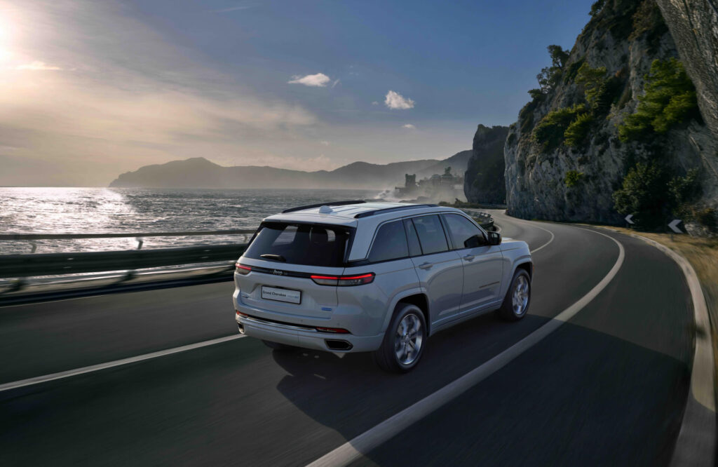 Jeep Grand Cherokee a Bologna e Ferrara 2 Jeep Grand Cherokee a Bologna e Ferrara