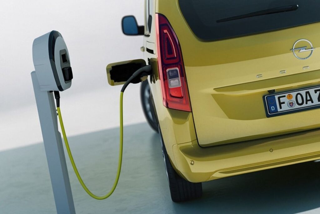Opel Combo Cargo Electric a Bologna 3 opel combo cargo gruppo ghedini bologna