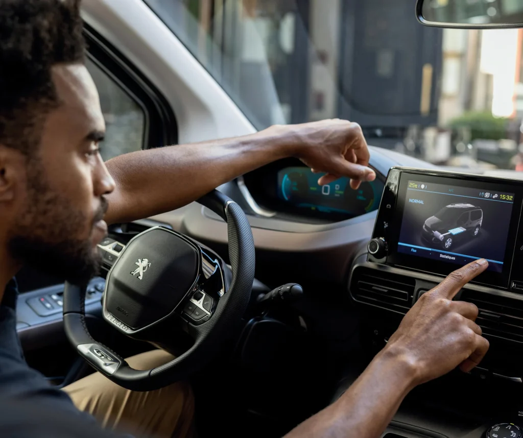 Peugeot E-Rifter Long a Bologna e Ferrara 5 2030 PEUGEOT RIFTER 2021 030 FR