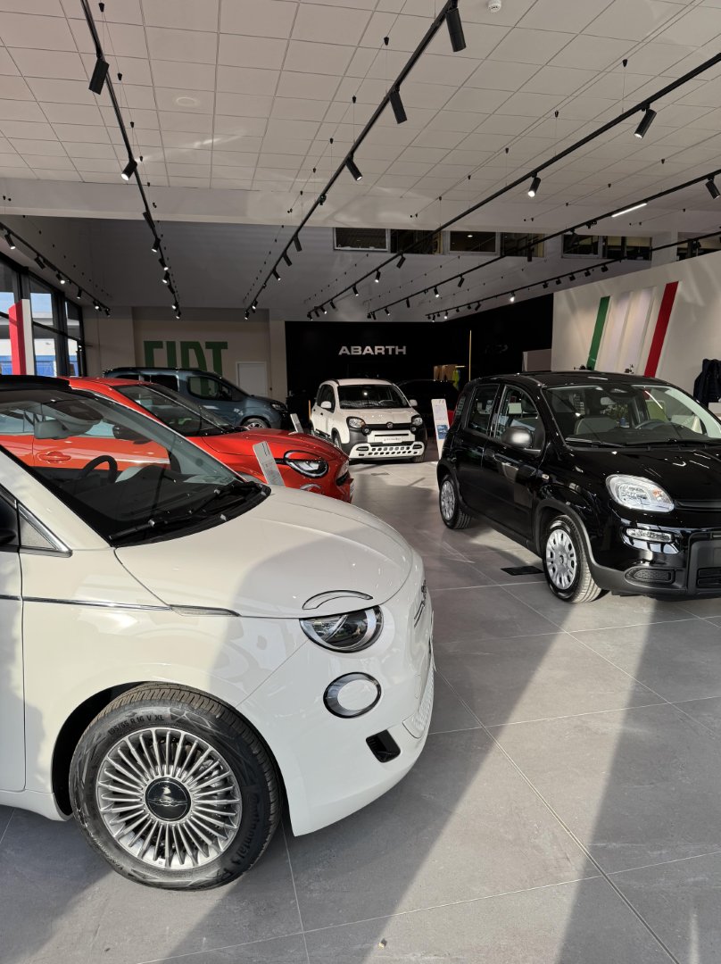 Noleggio (Bologna Roveri) 19 abarth fiat gruppo ghedini