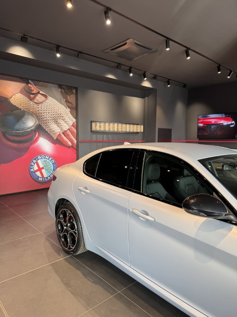 Noleggio (Bologna Roveri) 16 alfa romeo gruppo ghedini