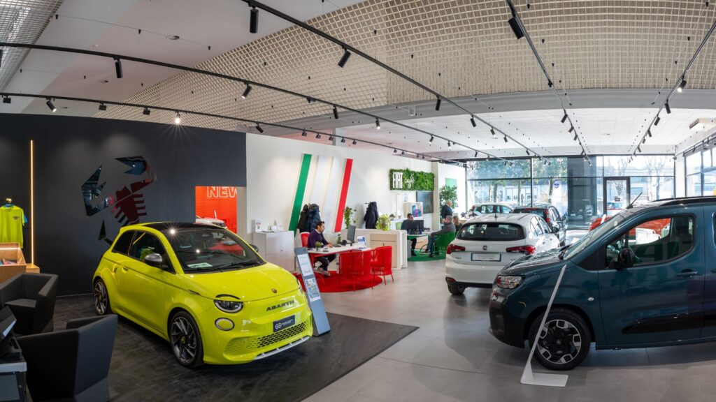 Salone Vendita Nuovo (Bologna Roveri) 26 bologna roveri via elettricista ghedini 18