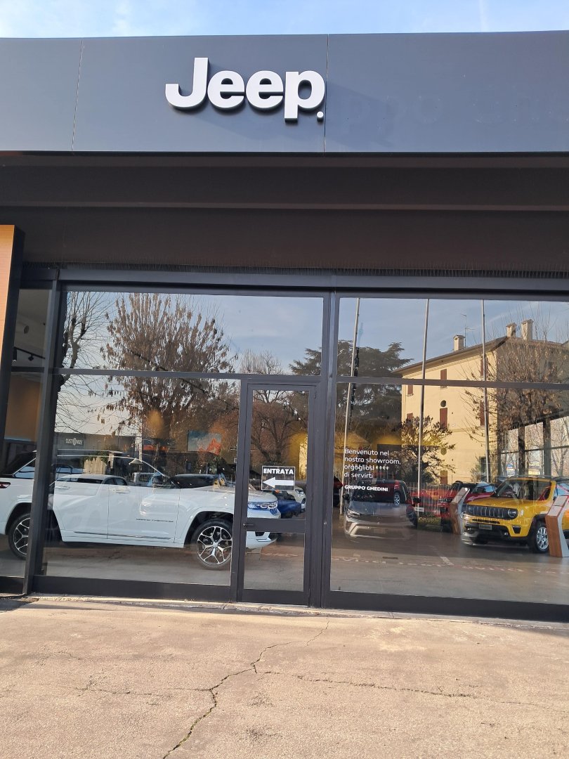 Noleggio (Bologna Roveri) 10 jeep gruppo ghedini