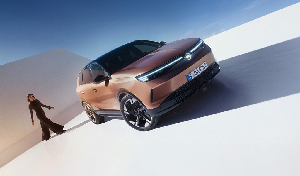 Nuovo Opel Grandland: un SUV imponente e tecnologicamente avanzato 1 Nuovo Opel Grandland a Bologna