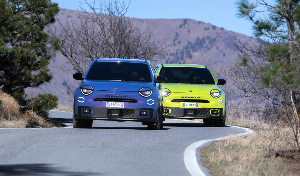 Stile e velocità: il design di Abarth 600e tra passato e futuro 1 nuova Abart 600E elettrica design