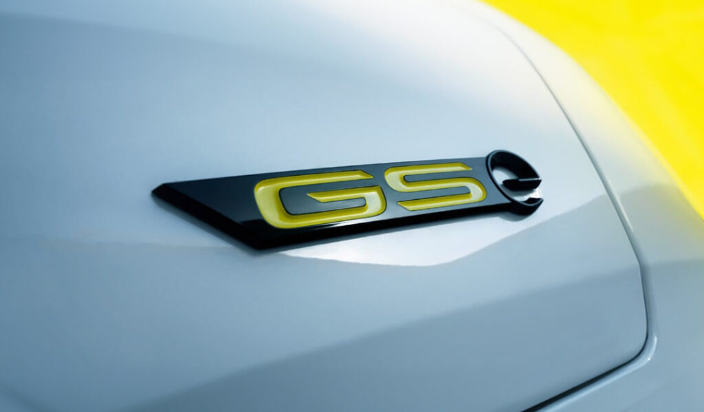 Opel Mokka GSe: il SUV sportivo che guarda al futuro elettrico 1 Opel Gamma GSe a Bologna da Gruppo Ghedini