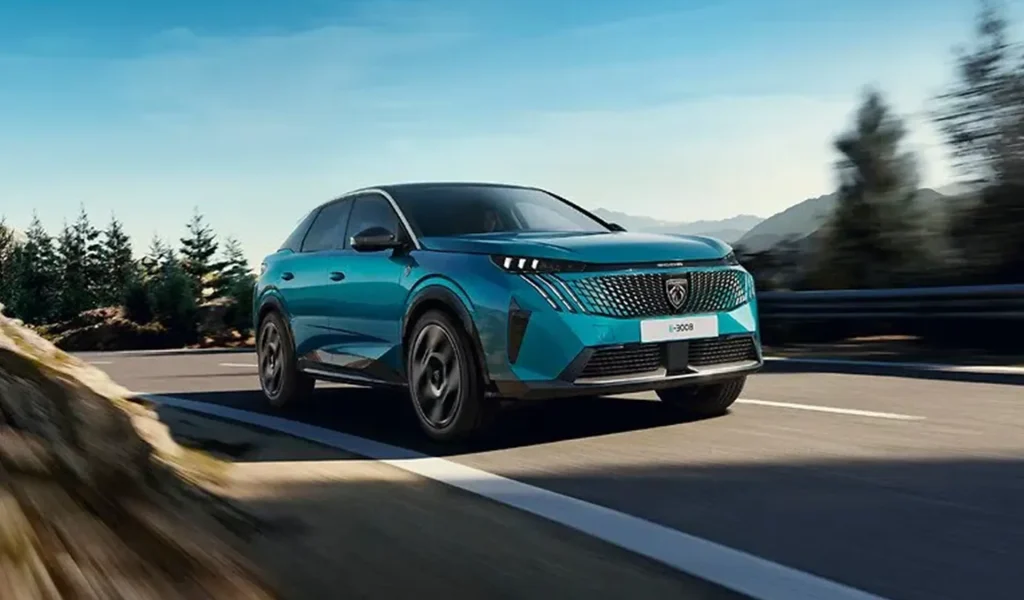 PEUGEOT introduce una terza opzione di propulsione per il suo E-3008 1 rettangolo ghedini peugeot agosto 2025