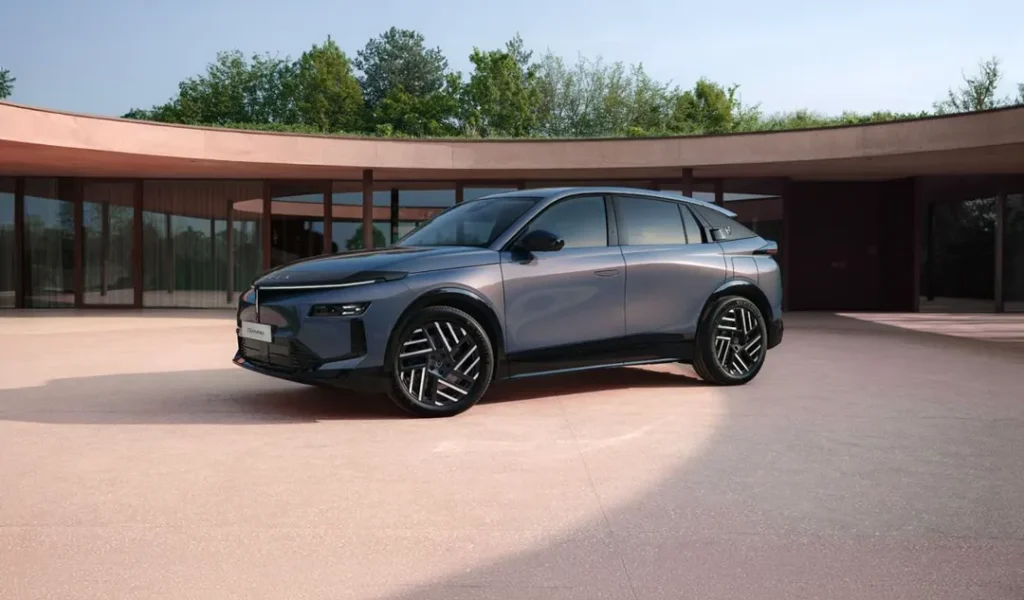 Lancia presenta la nuova Gamma 1 lancia gamma parcheggiata