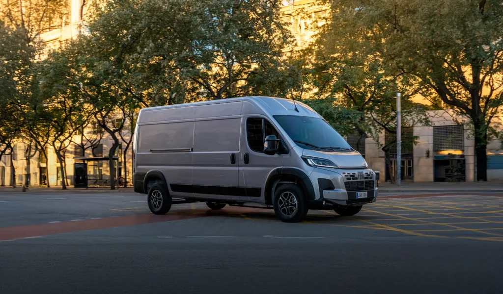 Fiat Ducato compie 45 anni: scopri la storia dell'icona nata per lavorare 1 45 anni di Fiat Professional Ducato Gruppo Ghedini