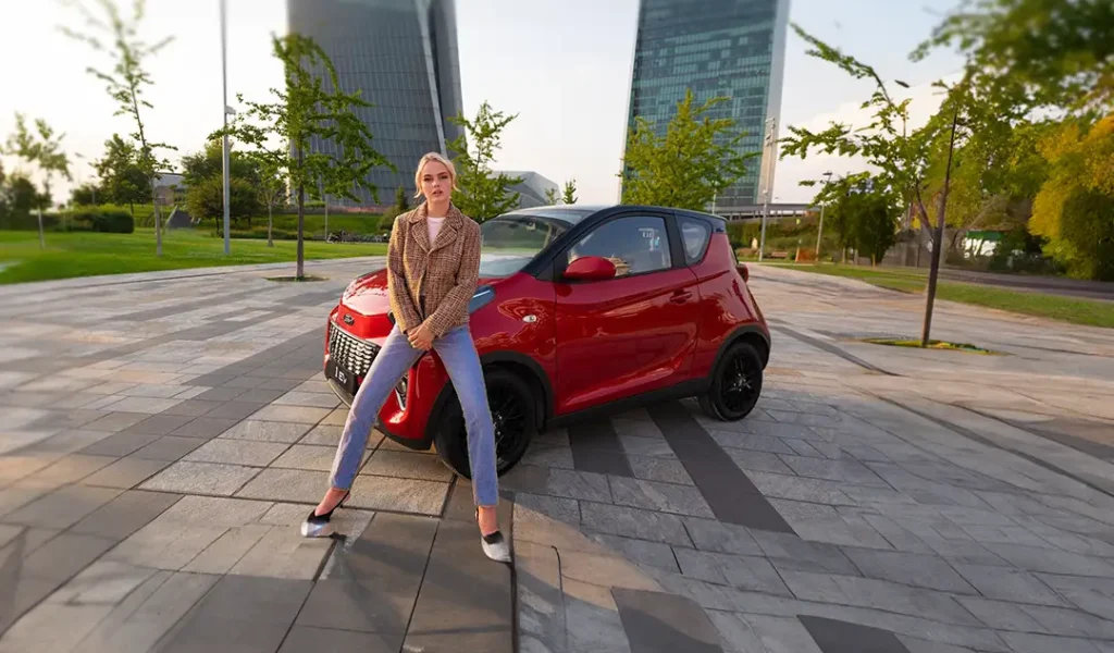 DR 1.0 EV: la city car che rivoluziona la mobilità urbana a Bologna 1 dr 1 colore rosso